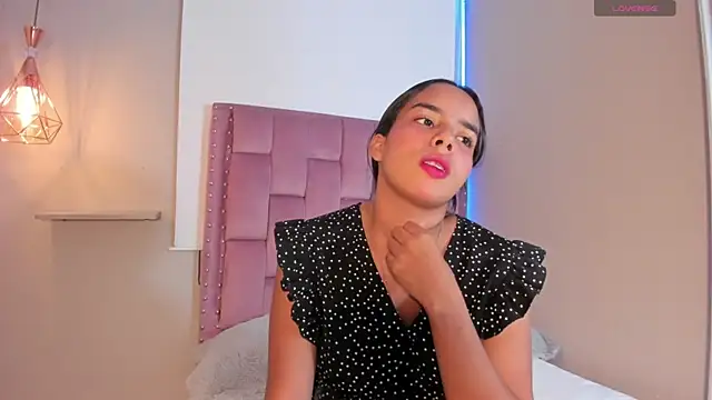 Roxy Stonee online show from 04-21-26, 07:28