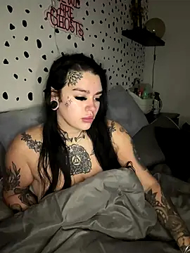 Snapshot of tempzzz12 chatting on 11-12-25, 08:15 tempzzz12 online show from 11-12-25, 08:15