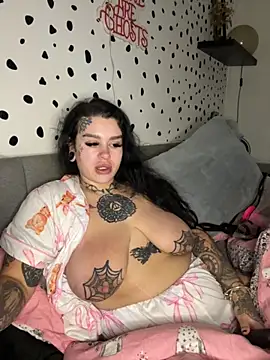 Snapshot of tempzzz12 chatting on 11-27-25, 08:49 tempzzz12 online show from 11-27-25, 08:49