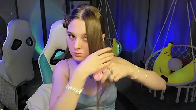 kaisajenner online show from 03-09-26, 09:57