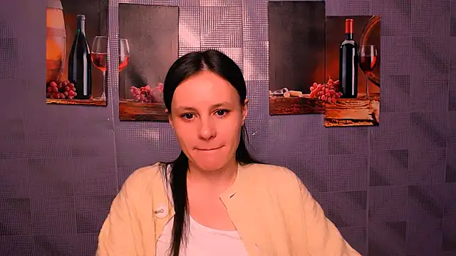 Snapshot of ValeriaHeart_ chatting on 02-05-25, 07:29 ValeriaHeart online show from 02-05-25, 07:29