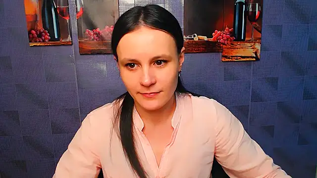 Snapshot of ValeriaHeart_ chatting on 02-19-25, 08:33 ValeriaHeart online show from 02-19-25, 08:33