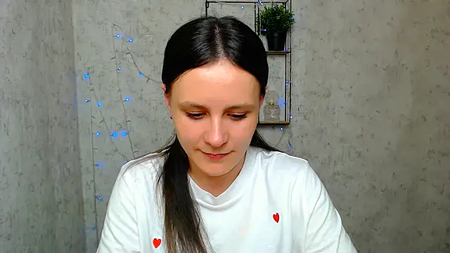 Snapshot of ValeriaHeart_ chatting on 03-13-25, 01:29 ValeriaHeart online show from 03-13-25, 01:29