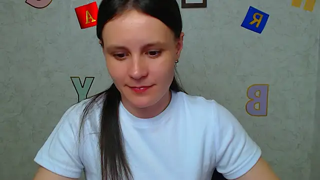 Snapshot of ValeriaHeart_ chatting on 03-17-25, 04:43 ValeriaHeart online show from 03-17-25, 04:43