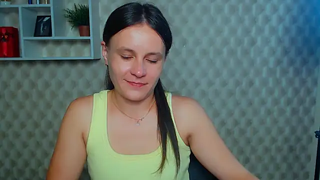 Snapshot of ValeriaHeart_ chatting on 09-12-25, 05:18 ValeriaHeart online show from 09-12-25, 05:18