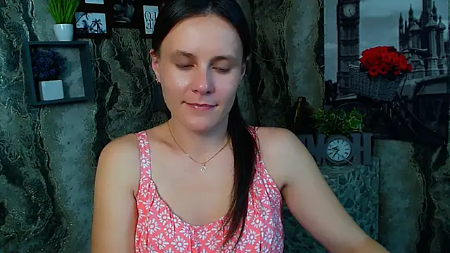 Snapshot of ValeriaHeart_ chatting on 11-24-25, 02:50 ValeriaHeart online show from 11-24-25, 02:50