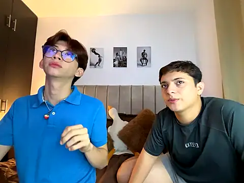 Snapshot of jacob_and_sam chatting on 09-26-25, 11:20 jacob and sam online show from 09-26-25, 11:20