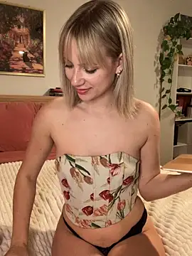 Snapshot of rileylovesyou chatting on 02-17-25, 02:53 rileylovesyou online show from 02-17-25, 02:53