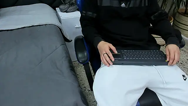 roan birkin online show from 03-26-26, 07:19