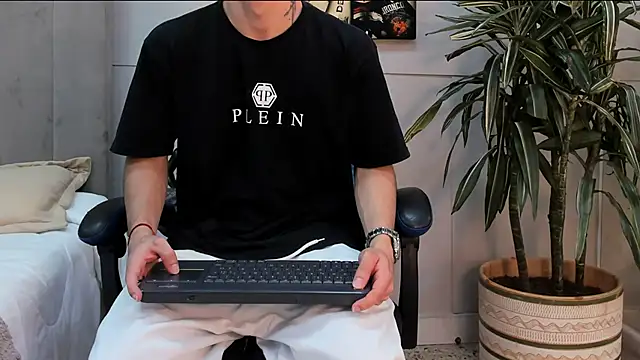 roan birkin online show from 05-18-26, 07:41