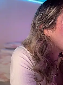 Lally Valencia   online show from 11-20-25, 07:41