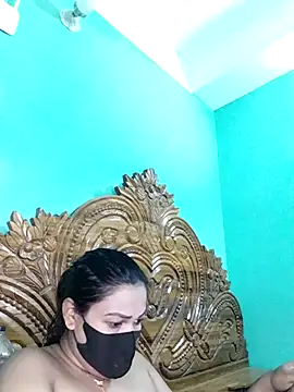 Snapshot of monekhan123 chatting on 11-21-25, 12:37 monekhan123 online show from 11-21-25, 12:37