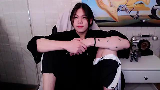 Snapshot of just_gay_ chatting on 02-06-25, 01:32 just gay  online show from 02-06-25, 01:32