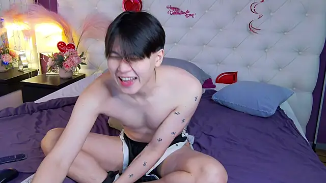 Snapshot of just_gay_ chatting on 02-16-25, 01:27 just gay  online show from 02-16-25, 01:27