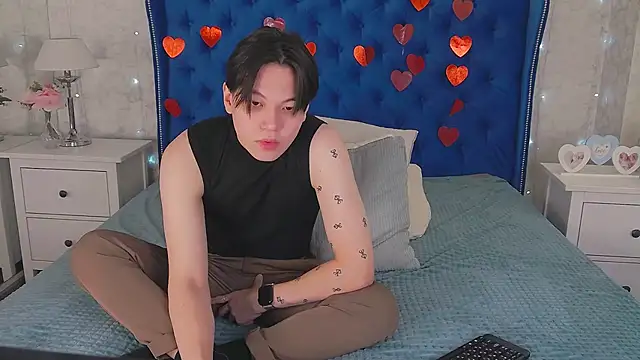 Snapshot of just_gay_ chatting on 02-26-25, 01:19 just gay  online show from 02-26-25, 01:19