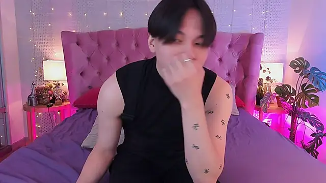 Snapshot of just_gay_ chatting on 03-08-25, 01:25 just gay  online show from 03-08-25, 01:25