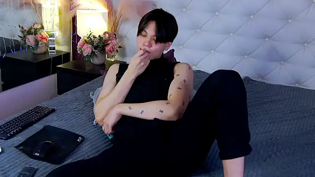 Snapshot of just_gay_ chatting on 03-10-25, 01:21 just gay  online show from 03-10-25, 01:21