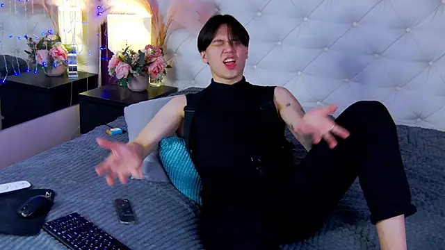 Snapshot of just_gay_ chatting on 03-10-25, 04:25 just gay  online show from 03-10-25, 04:25