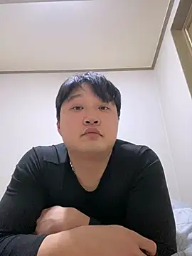 Snapshot of offwhite777 chatting on 02-09-25, 02:18 offwhite777 online show from 02-09-25, 02:18