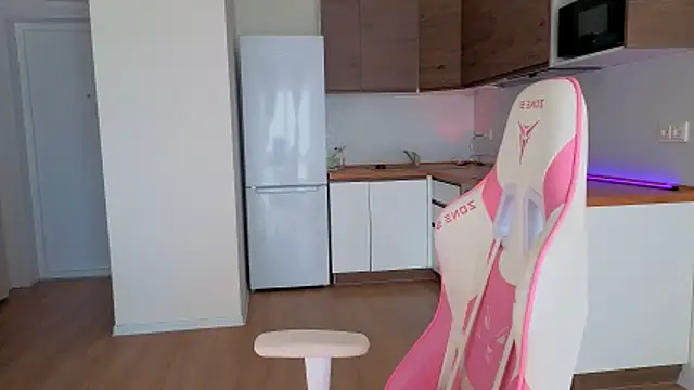 Enjoy everymoment  online show from 03-21-26, 11:48