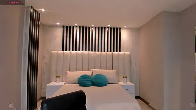 BeccaBaxter online show from 02-19-25, 07:27