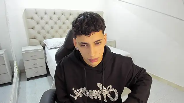 JhoanLeandro online show from 11-14-25, 05:28