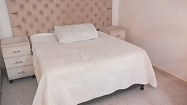 JhoanLeandro online show from 02-08-26, 05:11