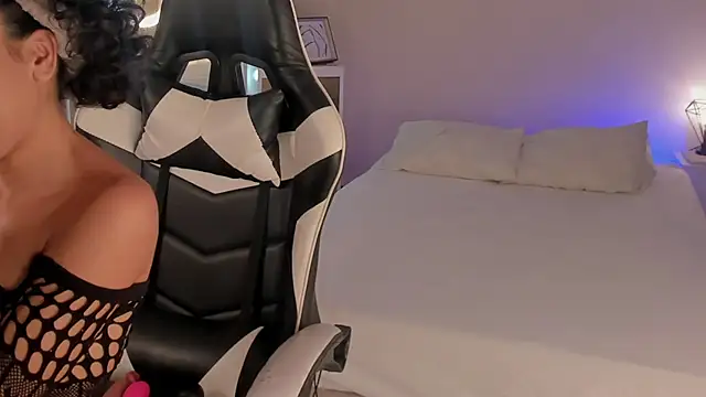 Snapshot of leahaltomm chatting on 03-22-25, 05:41 leahaltomm online show from 03-22-25, 05:41