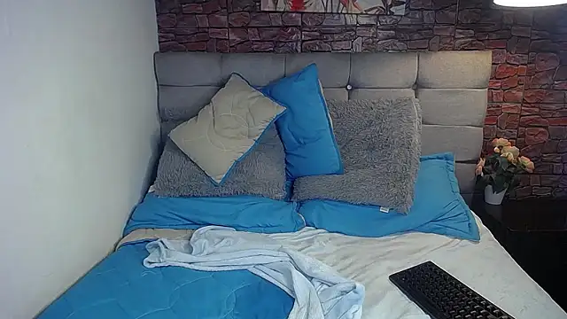 vicky bass online show from 03-10-25, 09:40