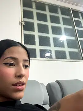 vicky bass online show from 10-23-25, 04:01