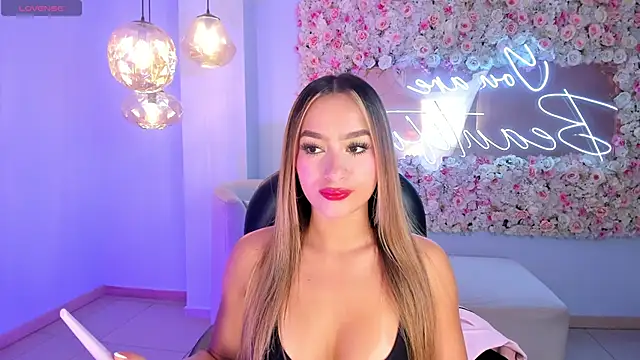 AmaiaHaywood online show from 10-26-25, 11:53