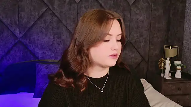 Snapshot of Kendra_Parlow chatting on 09-15-25, 08:20 Kendra Parlow online show from 09-15-25, 08:20