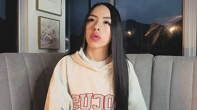 Daphne chers online show from 04-25-26, 10:51