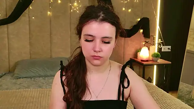 Snapshot of Pauline_Heaven chatting on 05-21-26, 05:58 Pauline Heaven online show from 05-21-26, 05:58