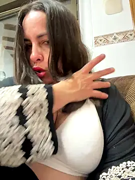 laarti online show from 10-18-25, 11:27