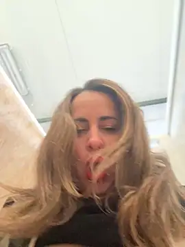 laarti online show from 02-24-26, 08:12