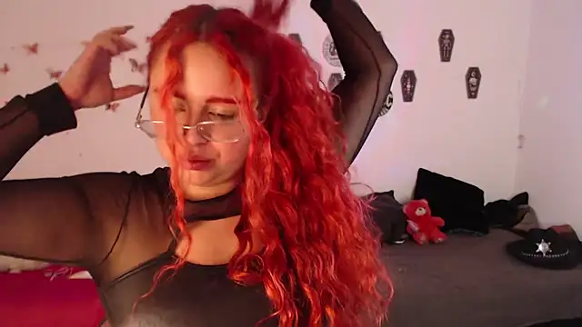 Snapshot of EstefyTabbo chatting on 11-22-25, 11:09 EstefyTabbo online show from 11-22-25, 11:09