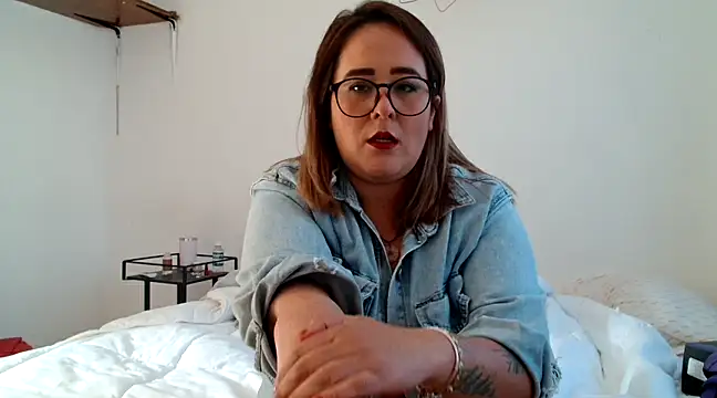 Snapshot of SweetRomina chatting on 02-06-25, 08:56 SweetRomina online show from 02-06-25, 08:56