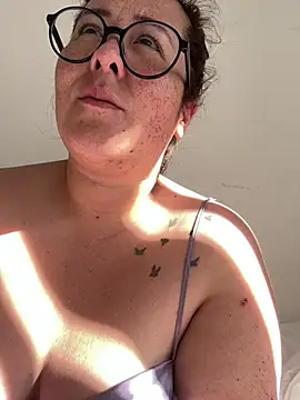 Snapshot of SweetRomina chatting on 03-03-26, 03:29 SweetRomina online show from 03-03-26, 03:29