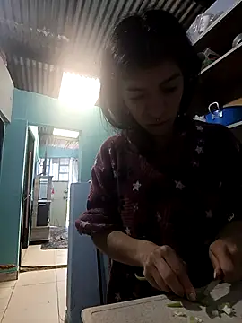 Ariell Kieran online show from 12-16-25, 08:03