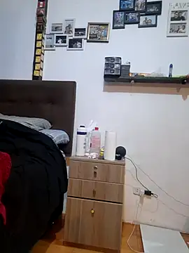 Snapshot of rodos chatting on 10-13-25, 11:43 rodos online show from 10-13-25, 11:43