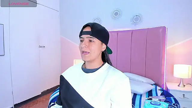 Liiam smith  online show from 10-25-25, 12:45