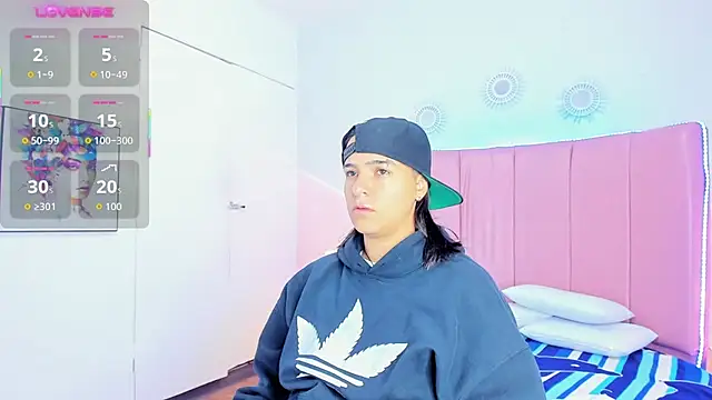 Liiam smith  online show from 11-09-25, 12:58