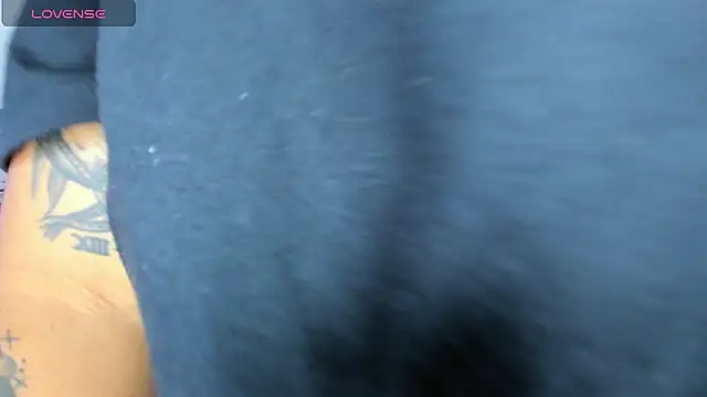 Liiam smith  online show from 11-28-25, 01:14