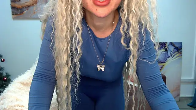 Snapshot of MissisCaty chatting on 02-03-25, 10:32 MissisCaty online show from 02-03-25, 10:32