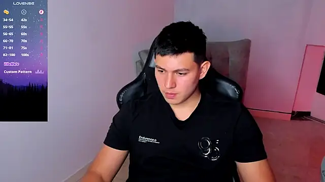 JamesCr  online show from 01-11-26, 05:12