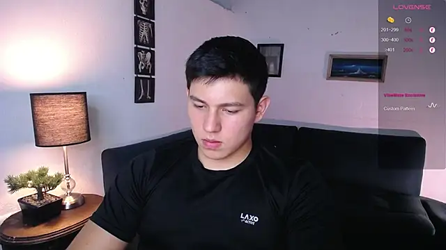 JamesCr  online show from 02-08-26, 12:14