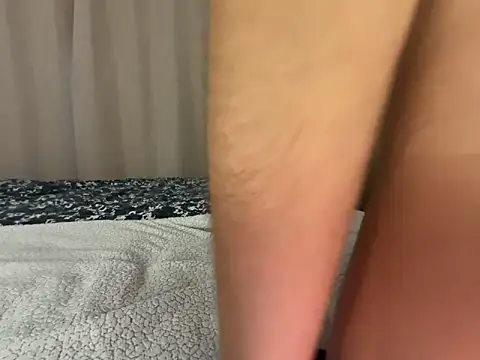 Lynaross26 online show from 04-27-26, 01:20