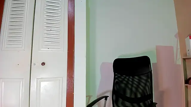 Violetta 0 online show from 11-26-25, 01:45