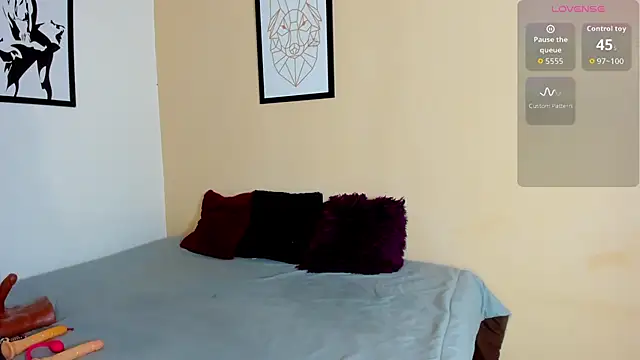 Violetta 0 online show from 04-24-26, 02:30